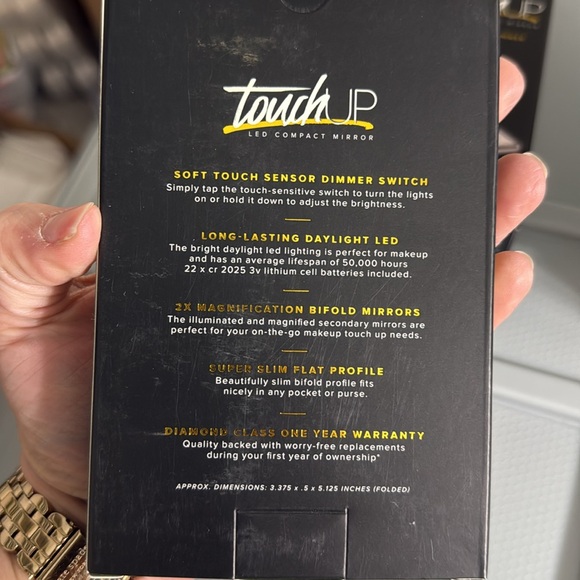 Impressions Touch Up LED Compact Mirror - Picture 4 of 4